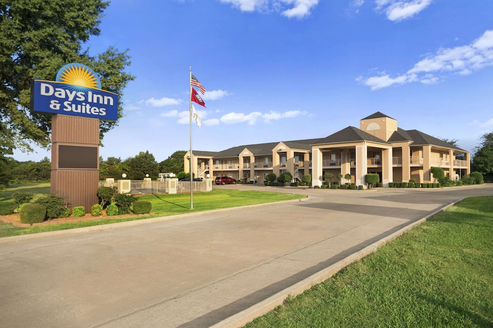 Days Inn & Suites by Wyndham Stuttgart - featured photo