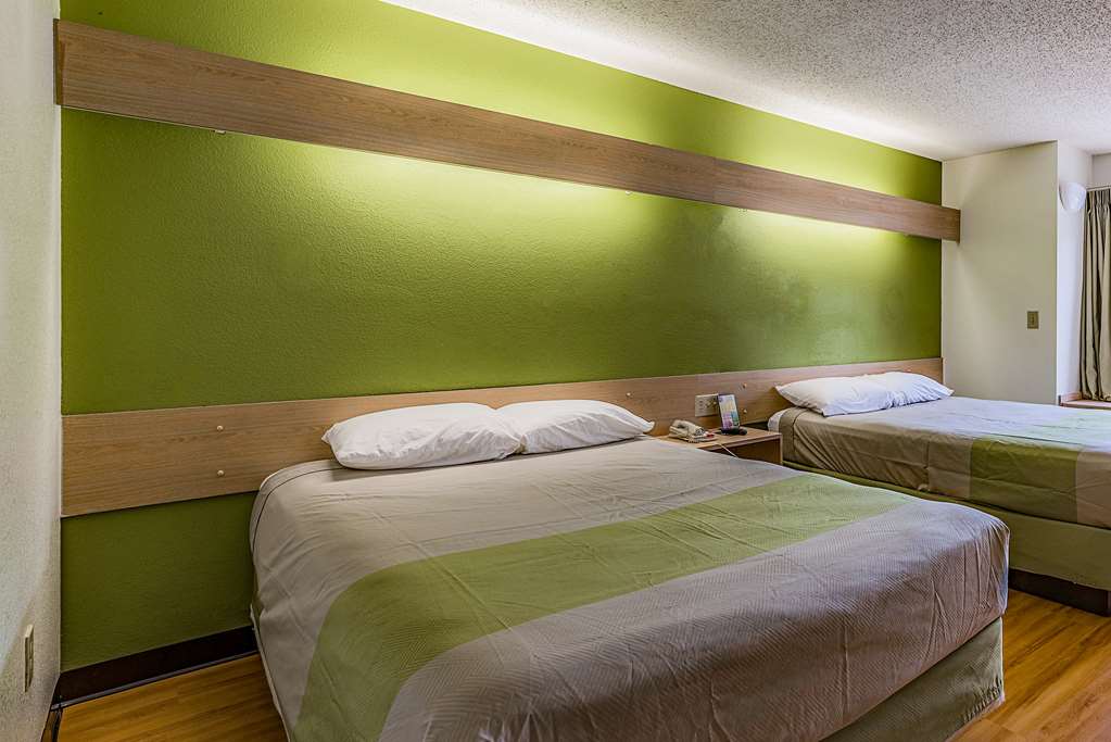 Motel 6 Charlotte NC University - photo 13