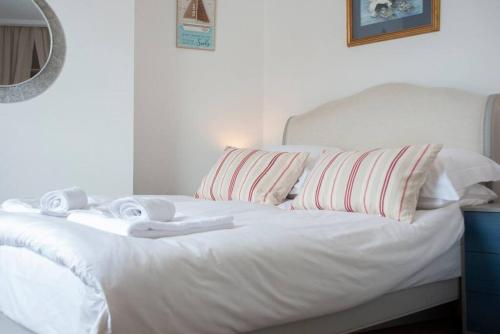 Jewel Pier 2 Bed House Deal — 4-Star Luxury Hotel in Deal, United Kingdom