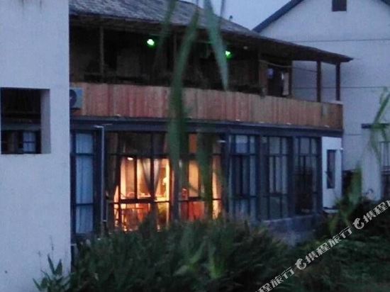 Du Coffee Inn in Deqing, People's Republic of China