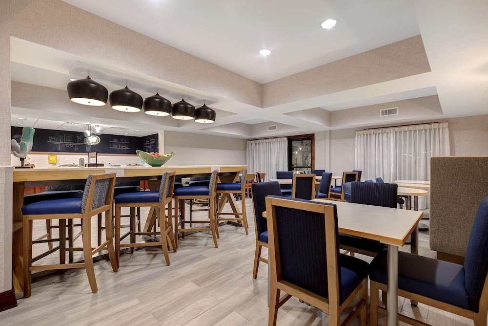 Hampton Inn Hot Springs - photo 32