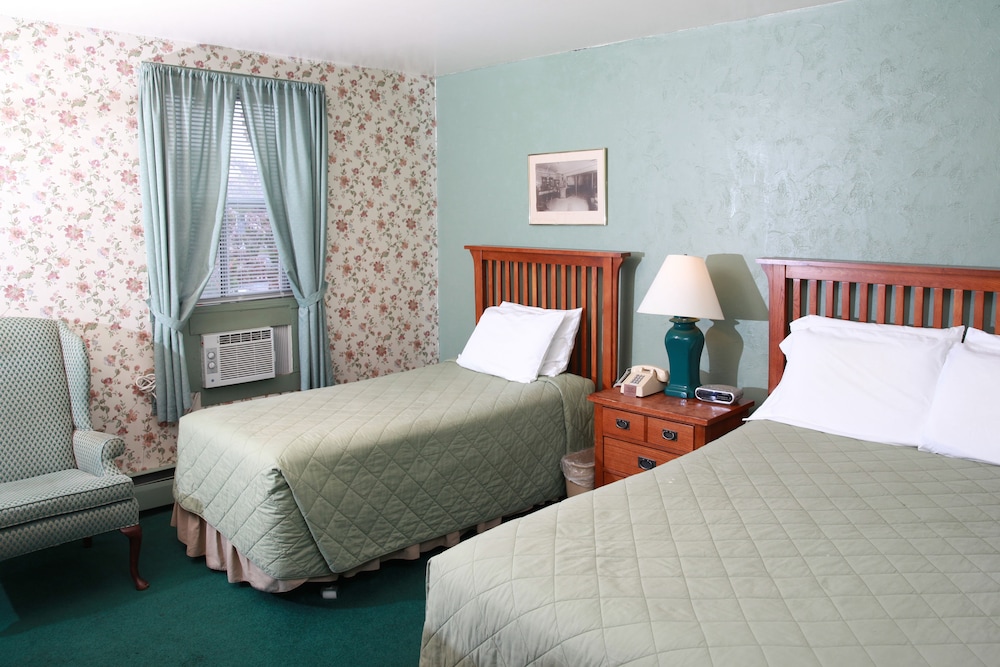 The Winter Inn - photo 16
