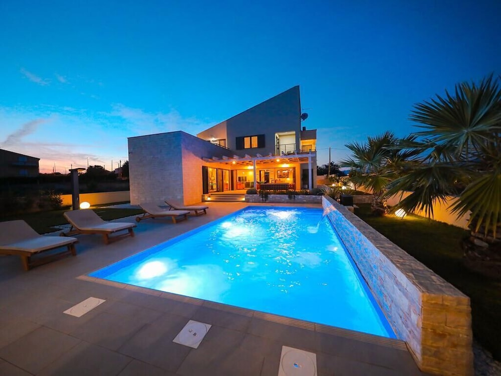 Villa Petra — 4-Star Luxury Hotel in Nin, Croatia