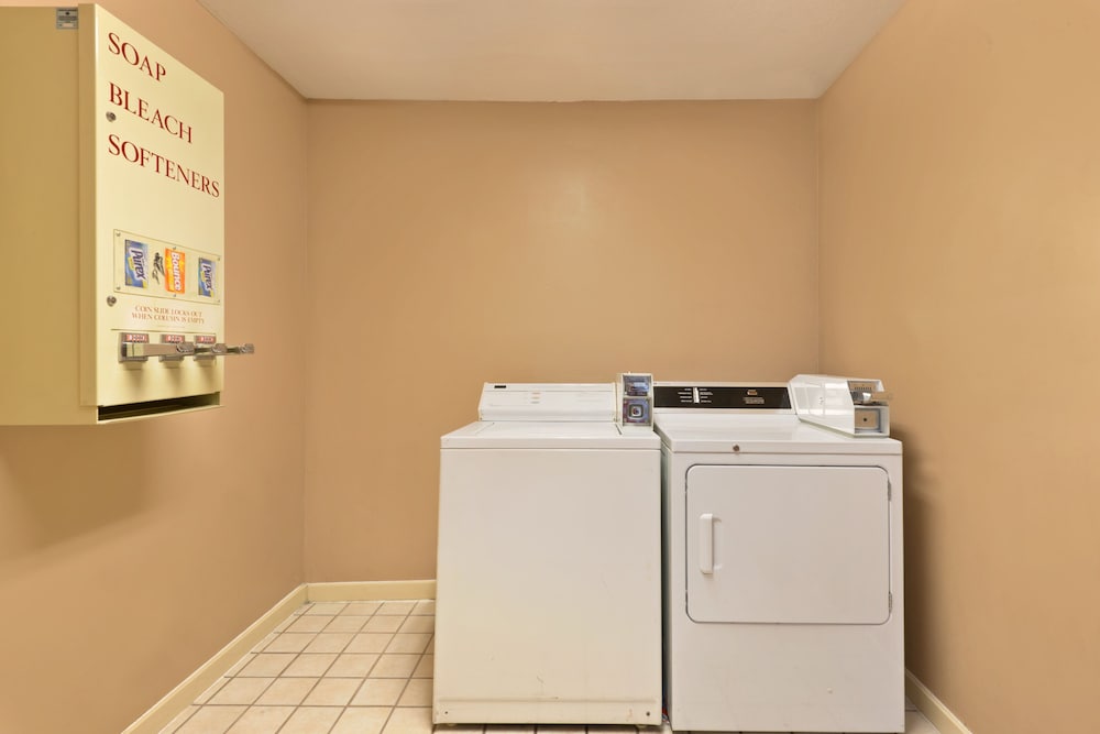 Red Roof Inn North Little Rock - photo 8