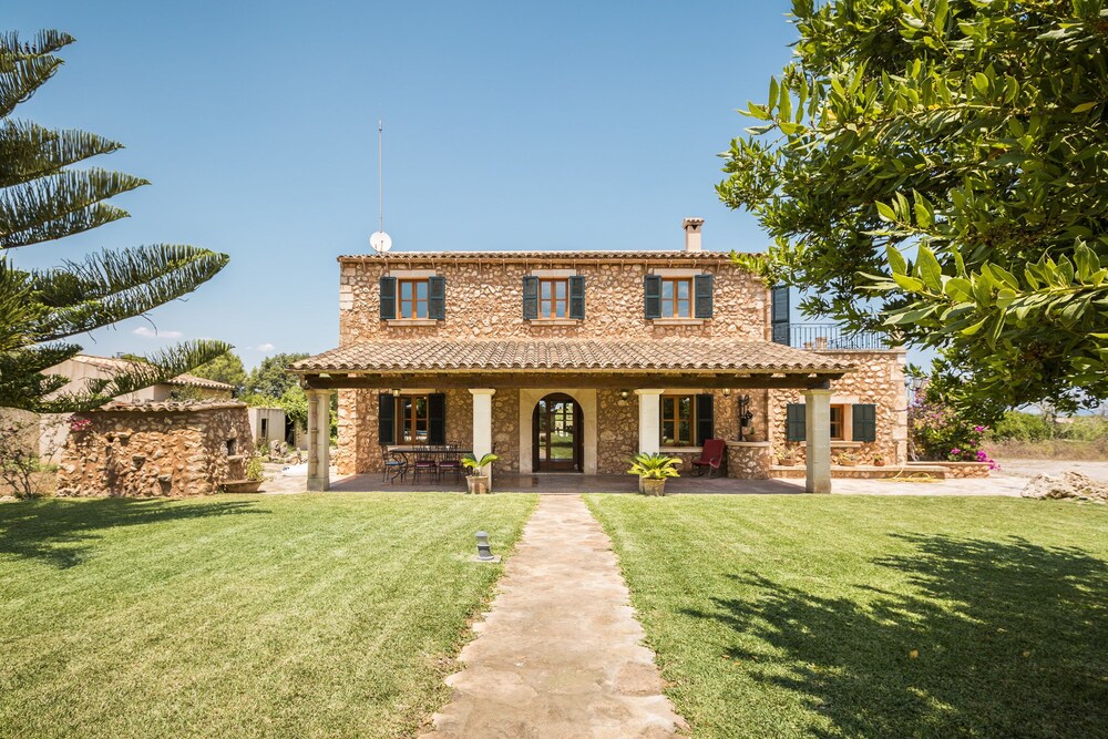 Villa Can Barcelo — 4-Star Luxury Hotel in Manacor, Spain