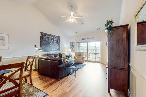 Magnolia Pointe Retreat — 4-Star Luxury Hotel in Myrtle Beach, United States
