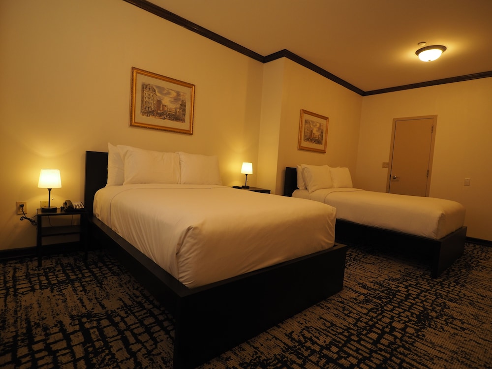 Night Hotel Broadway - photo 35