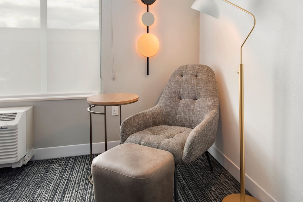 TownePlace Suites Portland Airport ME - photo 5