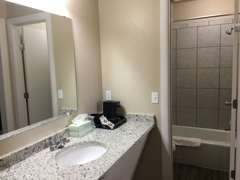 Downtown Motel - photo 16
