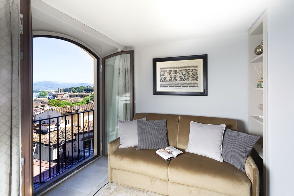 QK Costa58 Home Tower — 4-Star Luxury Hotel in Florence, Italy