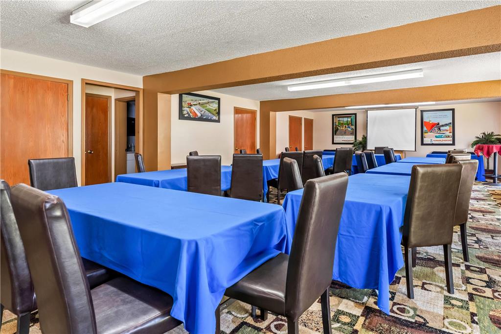 Howard Johnson by Wyndham Albany - photo 32