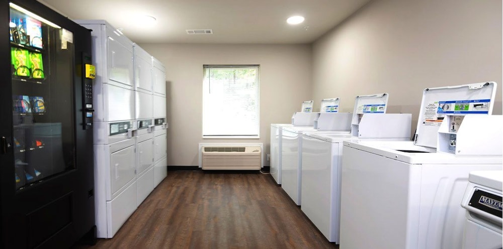 WoodSpring Suites Atlanta Airport - photo 32