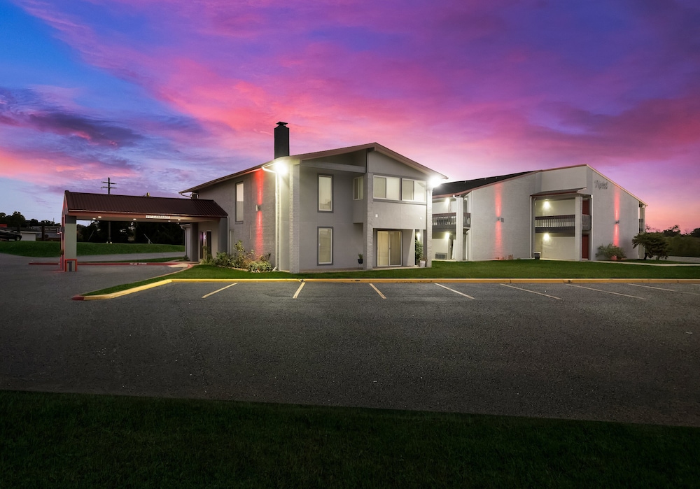 Red Roof Inn Madisonville - photo 28