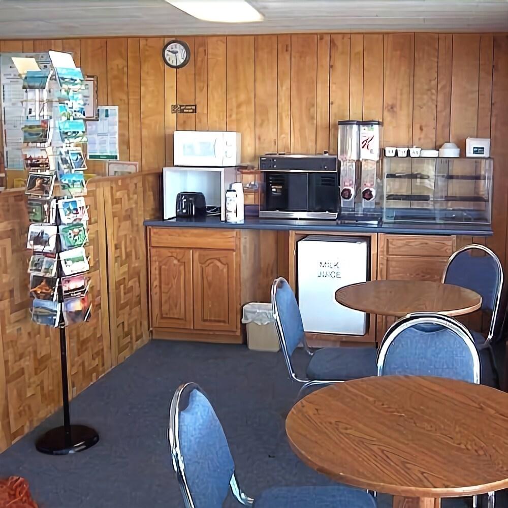 Knights Inn Cozad Lexington Area - photo 18