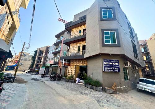 Dove inn Hotel near Shaukat Khanum Hospital in Lahore, Pakistan