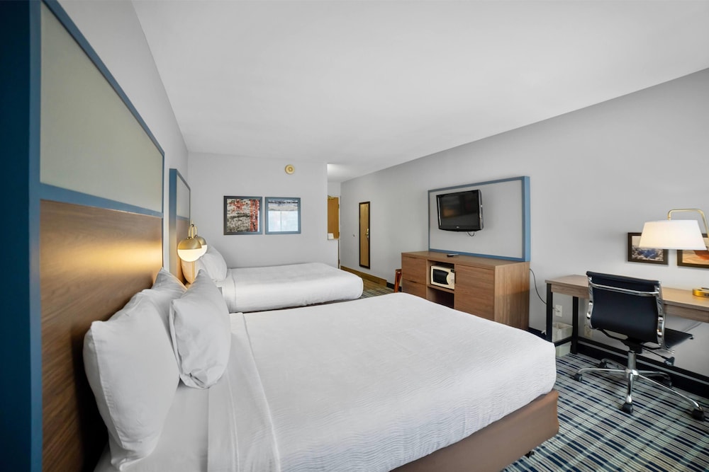 AmericInn by Wyndham Beloit - photo 12