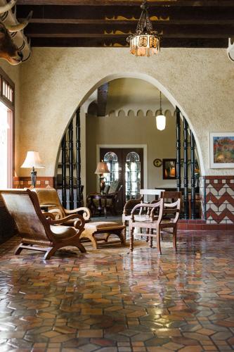 The Hotel Paisano - photo 9