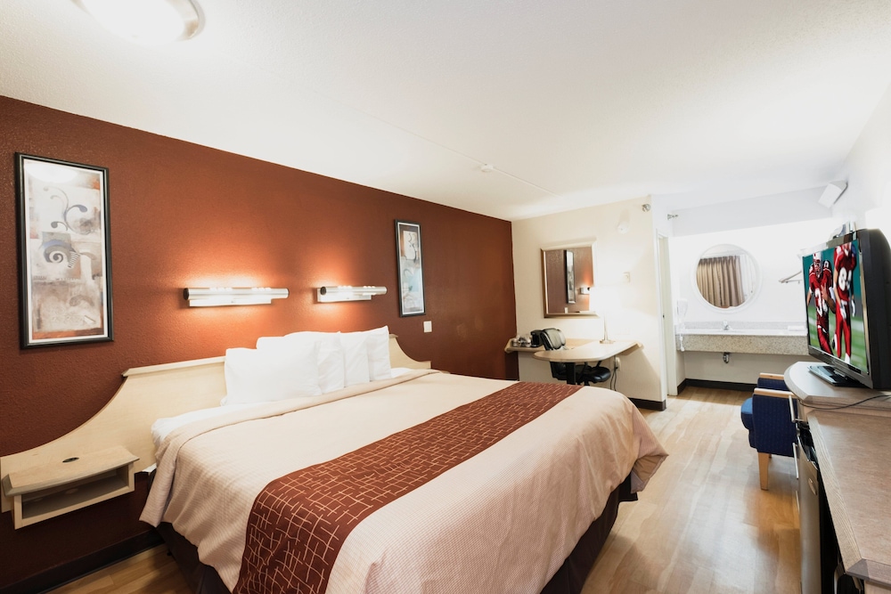 Red Roof Inn Cincinnati Sharonville - photo 8