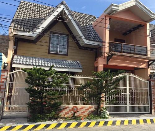 Lemon Transient House — 4-Star Luxury Hotel in Angeles City, Philippines