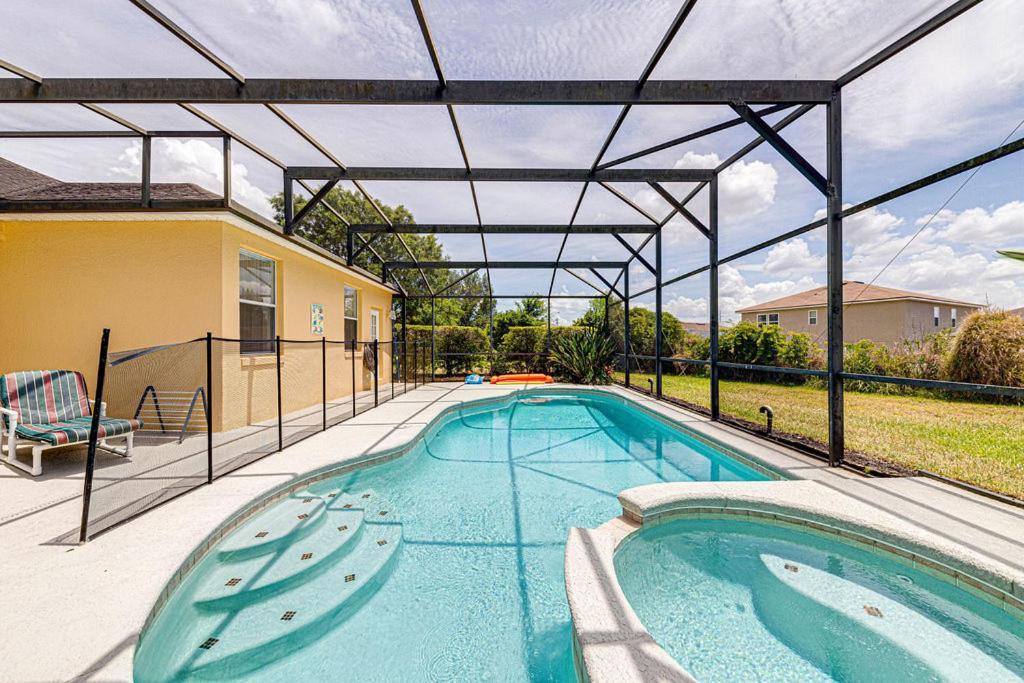 502 Calabay home — 4-Star Luxury Hotel in Davenport, United States