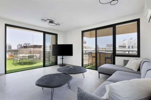 Florentin 5 BDR Duplex with Unique City Views — 4-Star Luxury Hotel in Tel Aviv, Israel