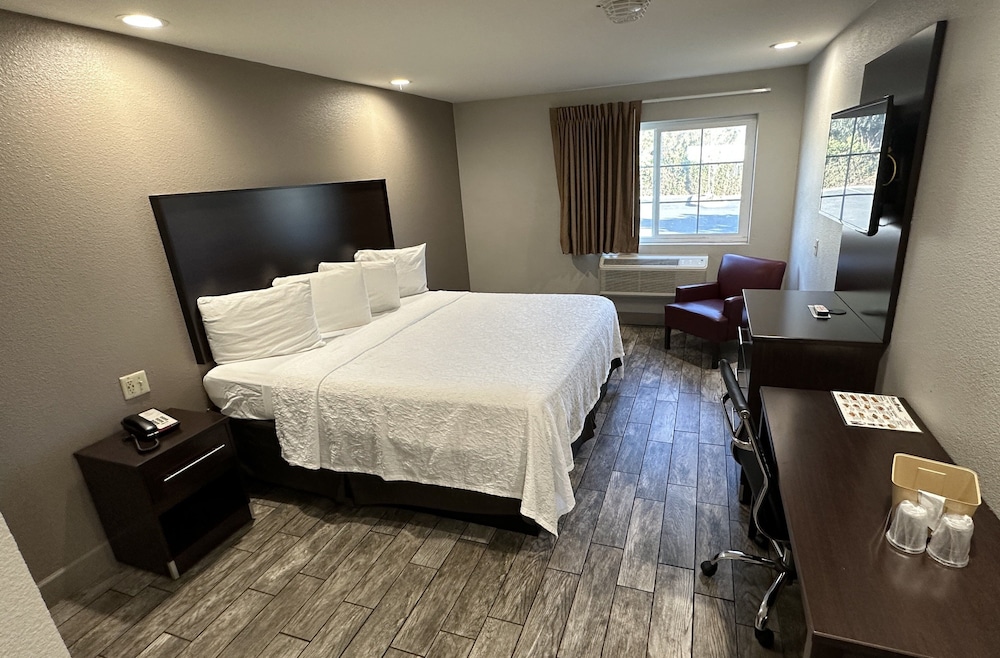 Red Roof Inn Hayward - photo 3
