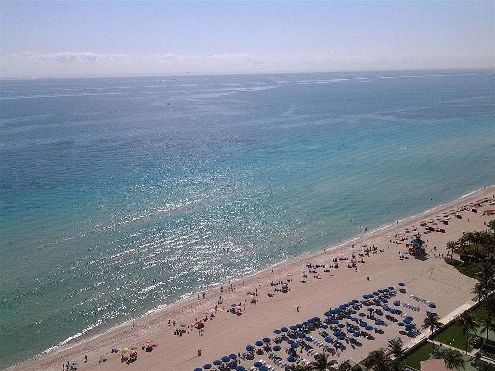 Marbella Towers In Sunny Isles Beach by WeOwnTheBeach — hotel in Sunny Isles Beach