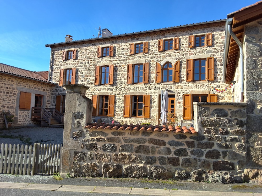 L'Auberge de la Source - carbon neutral hotel in Thiers