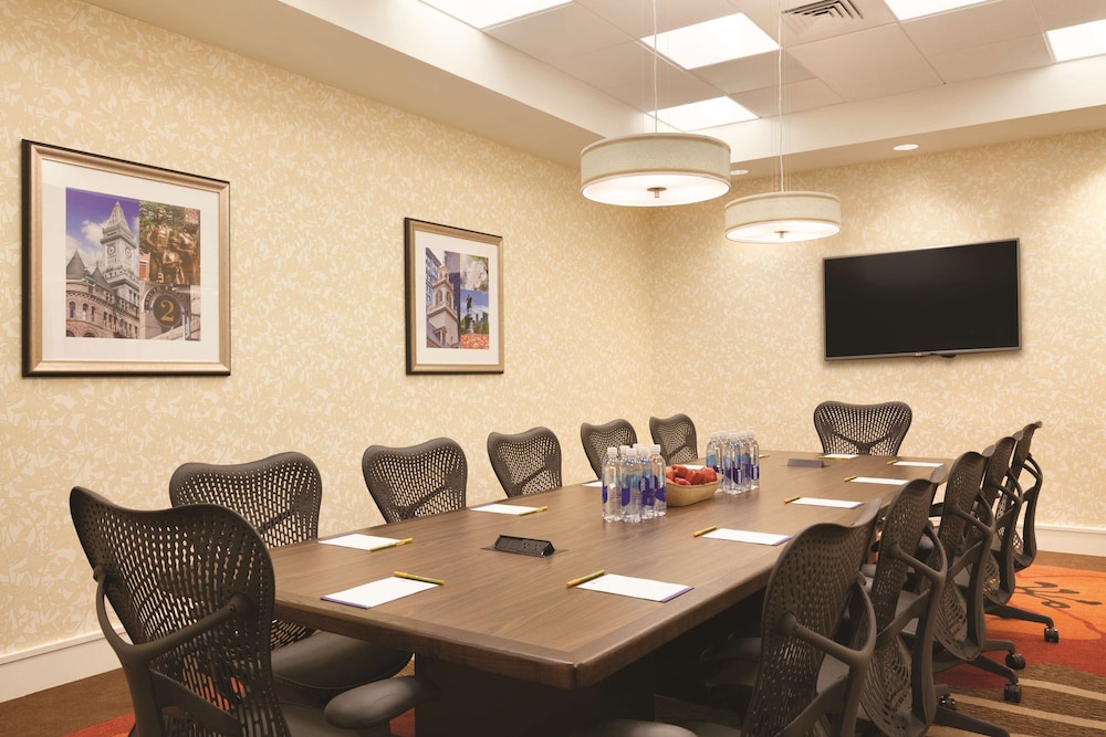 Hilton Garden Inn Boston Logan Airport - photo 55