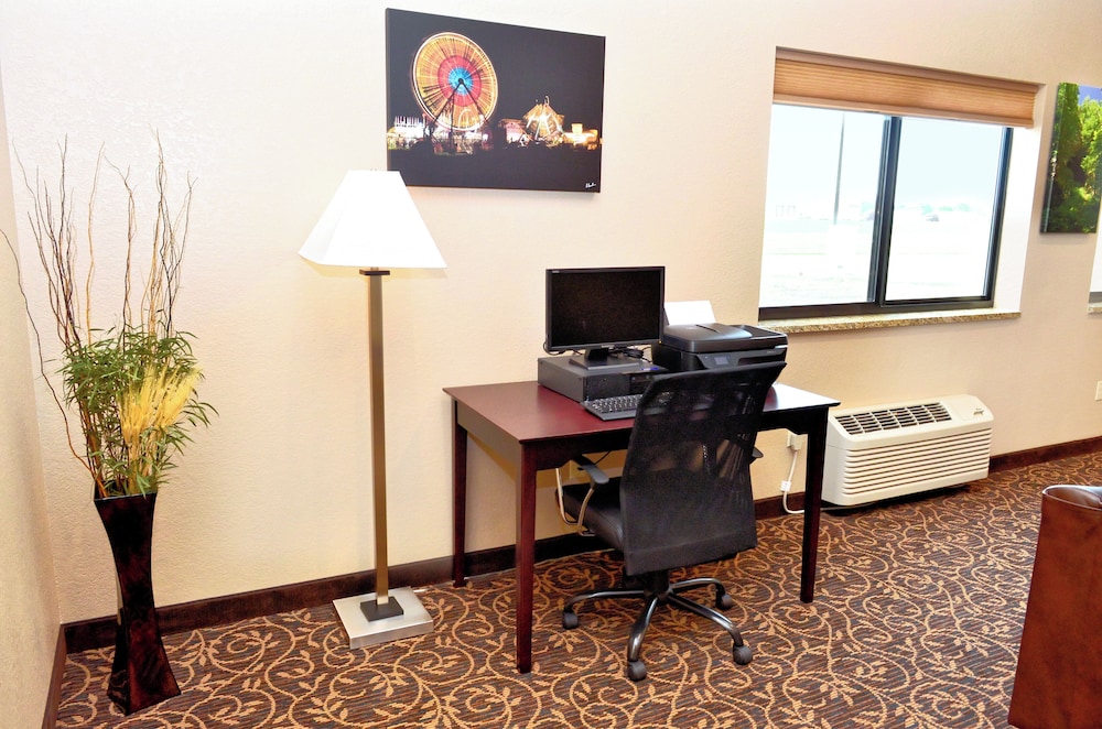 Cobblestone Inn & Suites Monticello - photo 35