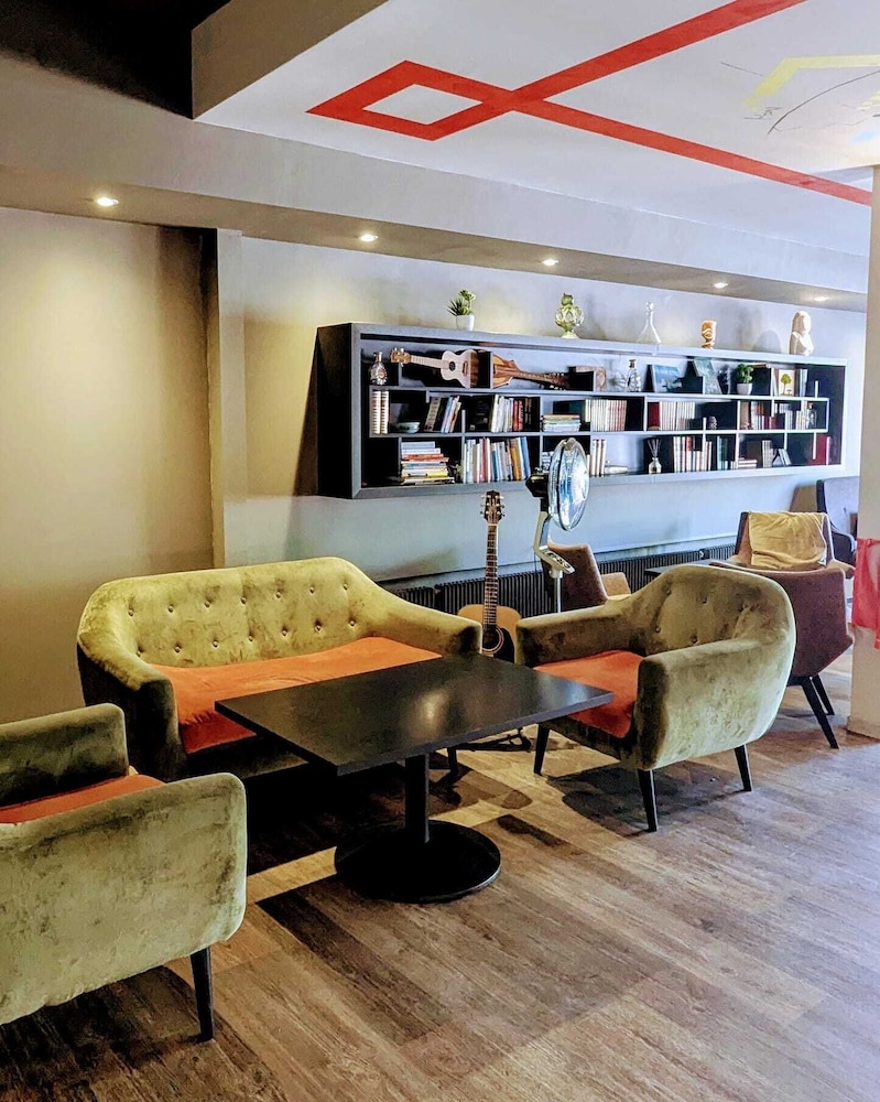 Hotel Thonon Centre Le Comte Rouge in Thonon-Les-Bains, France