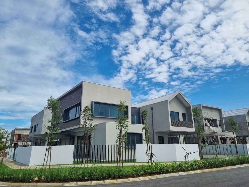 Die Reise by Splane in Kuching, Malaysia