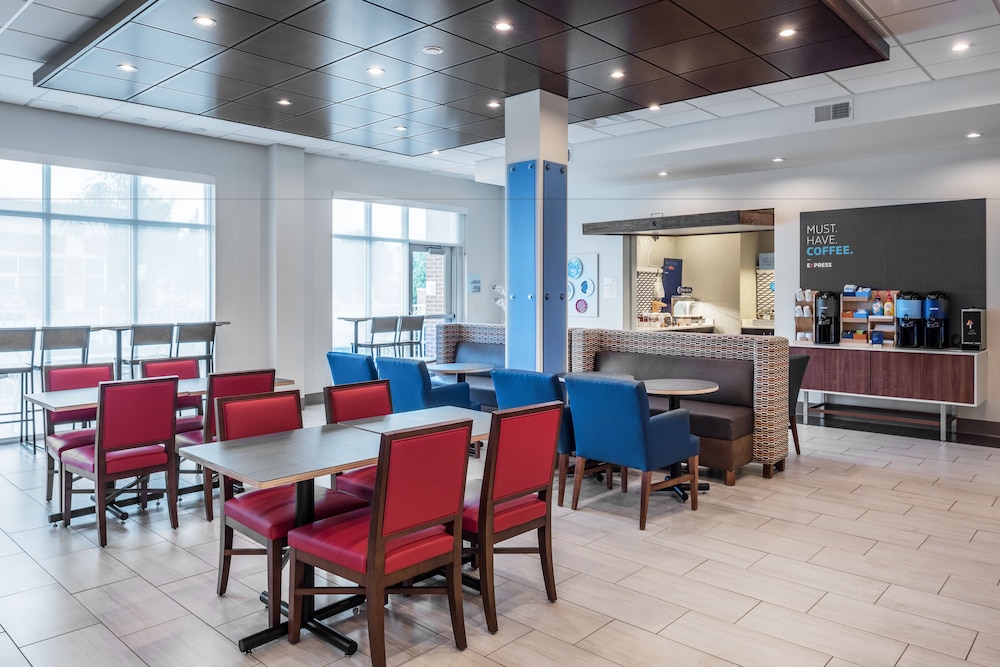 Holiday Inn Express & Suites St. Louis Chesterfield by IHG - photo 32