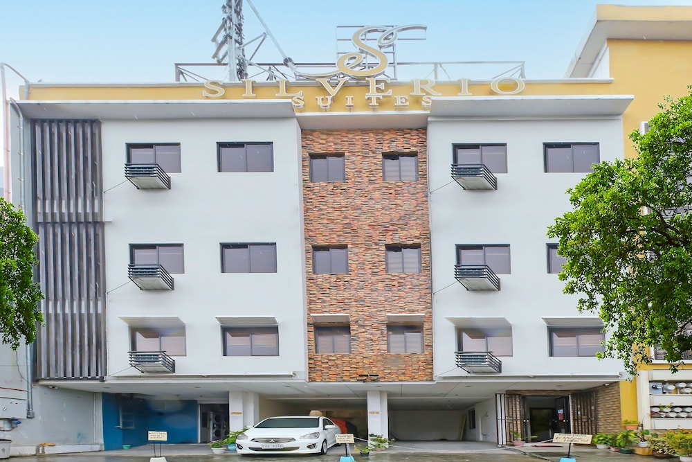 4720 Silverio Suites Paranaque City — hotel in Muntinlupa