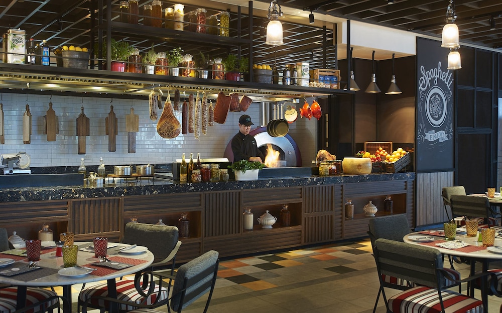 מזון ומשקאות