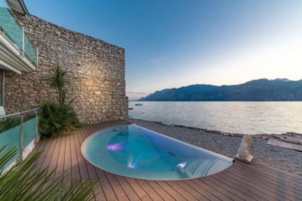 Hotel Vega - carbon neutral hotel in Malcesine