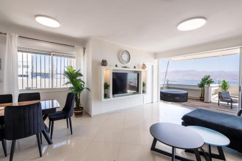 Desert and Sea penthouse Full Sea view — 4-Star Luxury Hotel in Eilat, Israel