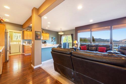 West Sail River Mt Vw 5Br 2.5B - photo 8