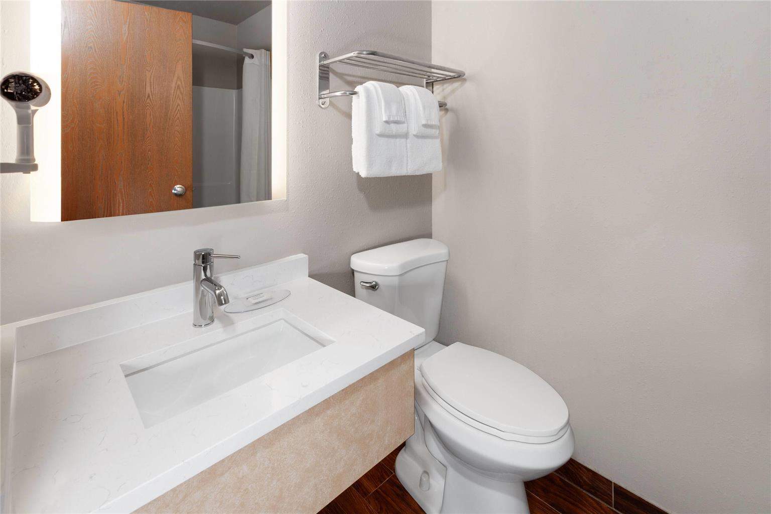 Super 8 by Wyndham Green Bay Near Stadium - photo 21