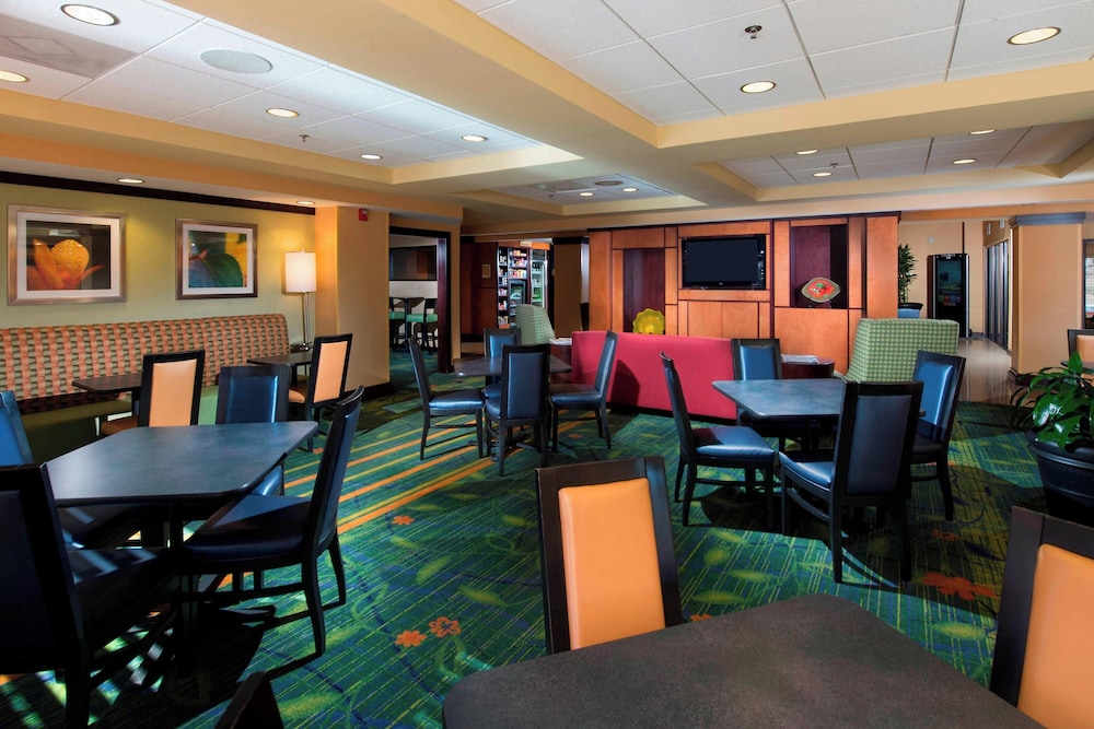 Fairfield by Marriott Inn & Suites Charleston Airport Convention Center - photo 39
