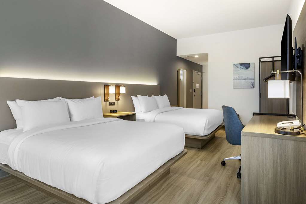 Comfort Inn & Suites Newark Liberty International Airport - photo 21