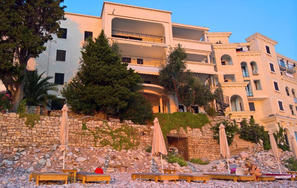 Apartments Zezelj — 4-Star Luxury Hotel in Budva, Montenegro