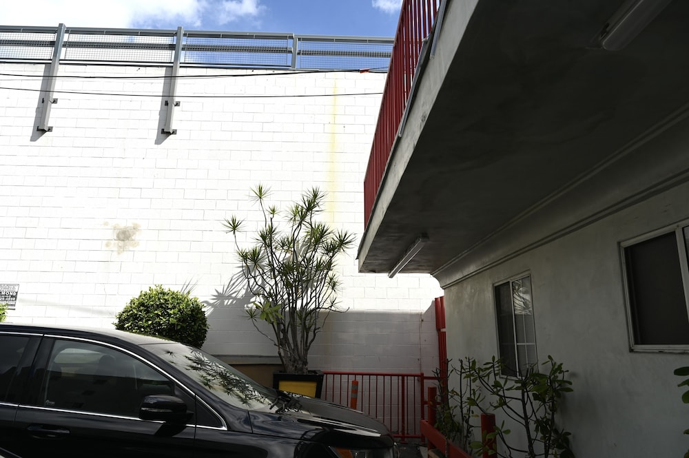Hollywood Stars Inn In Los Angeles - photo 54