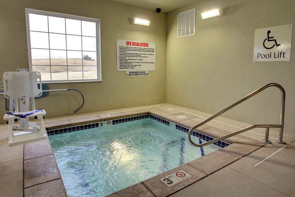 Cobblestone Hotel & Suites Broken Bow - photo 43