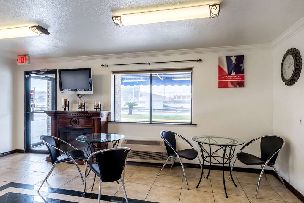 Motel 6 San Antonio Tx Frost Bank Center - photo 27