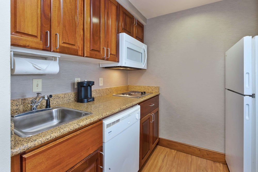 Homewood Suites by Hilton Chesapeake Greenbrier - photo 17
