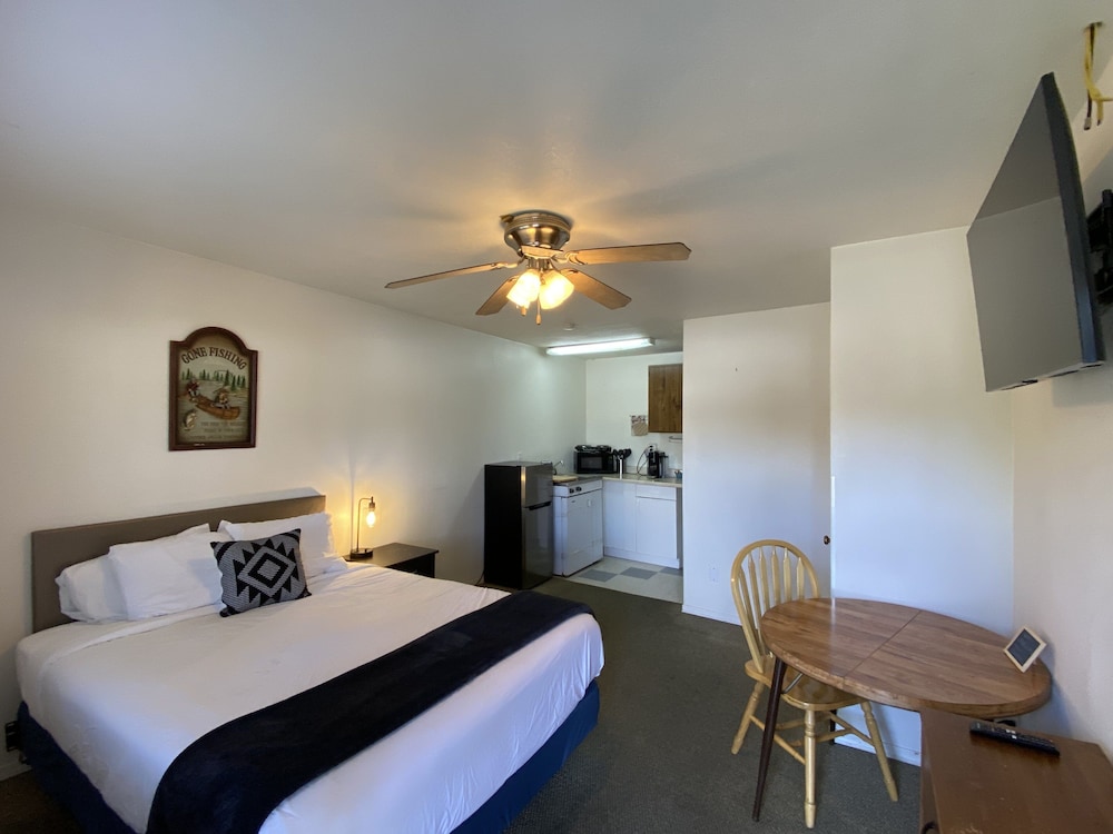 Columbia Point Resort - photo 30