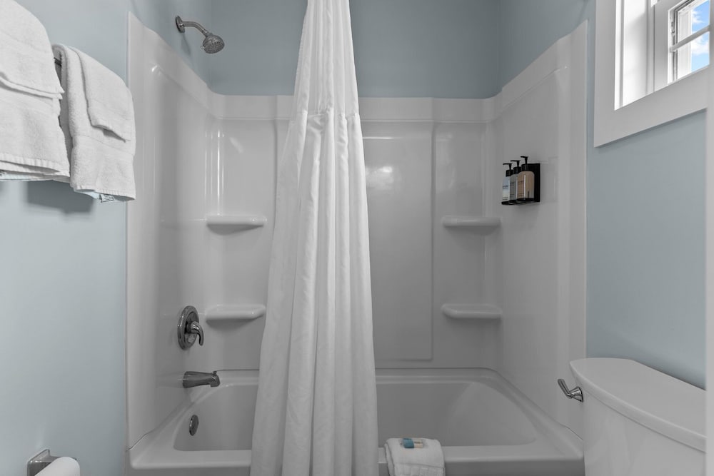 Loggerhead Inn and Suites - photo 86
