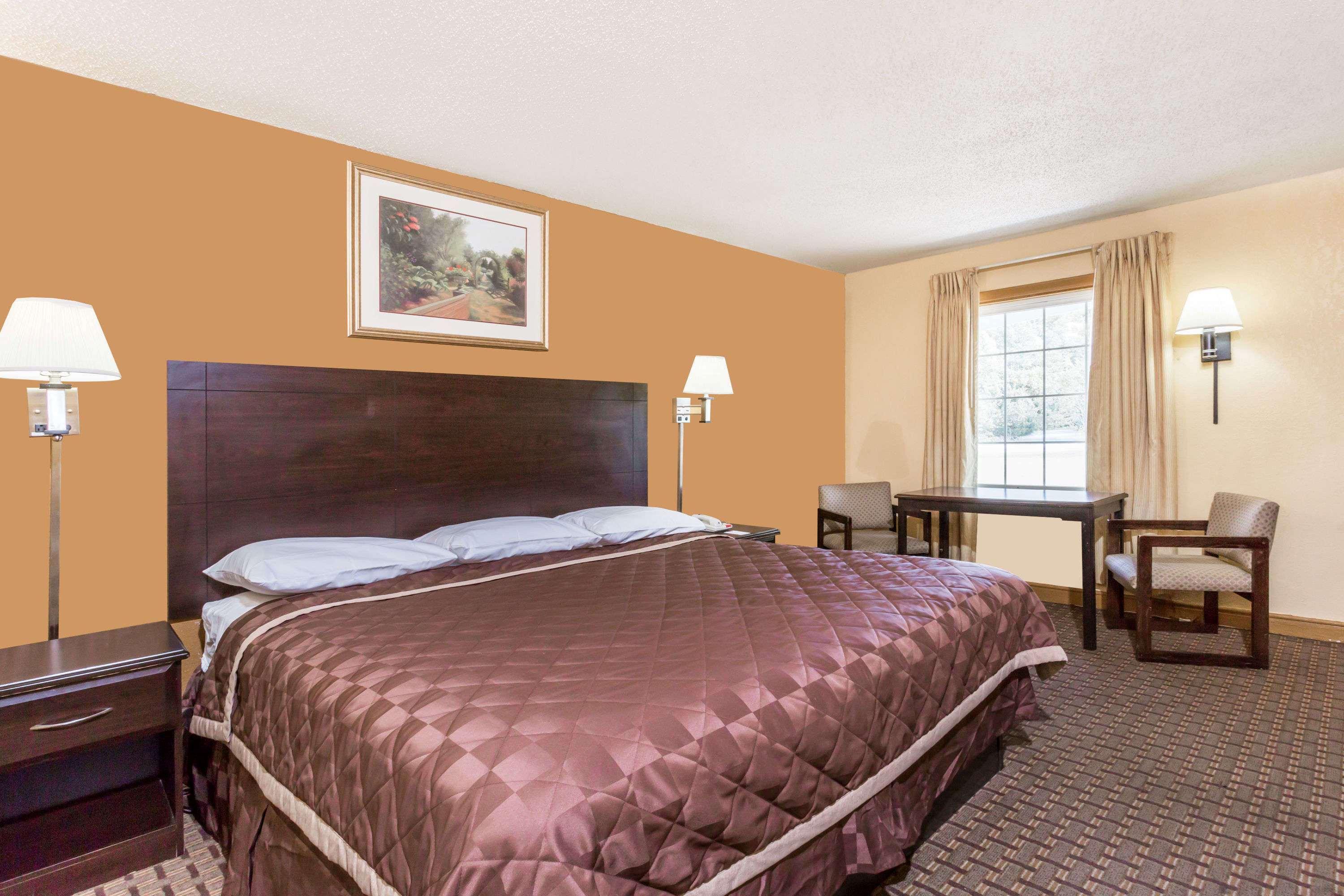 Knights Inn Glen Allen VA - photo 4