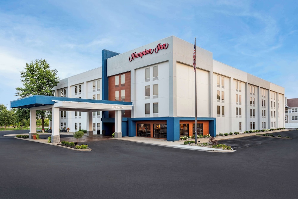 Hampton Inn Louisville Airport - featured photo